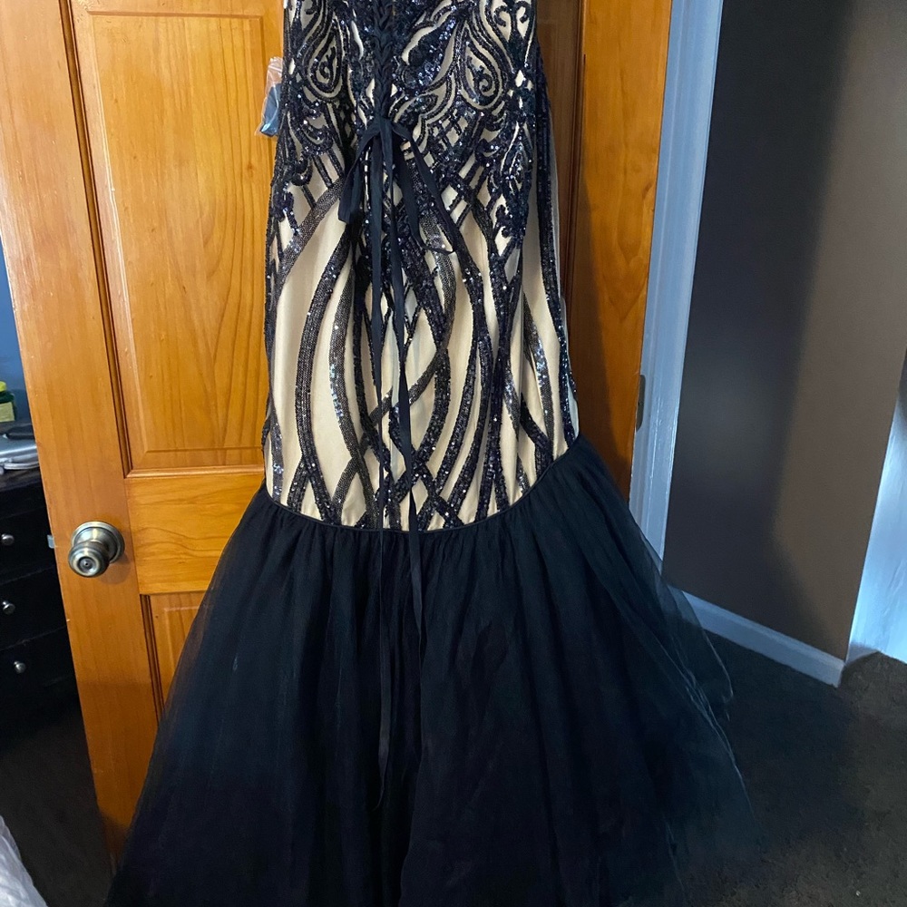 Prom Dress - Picture 5 of 8